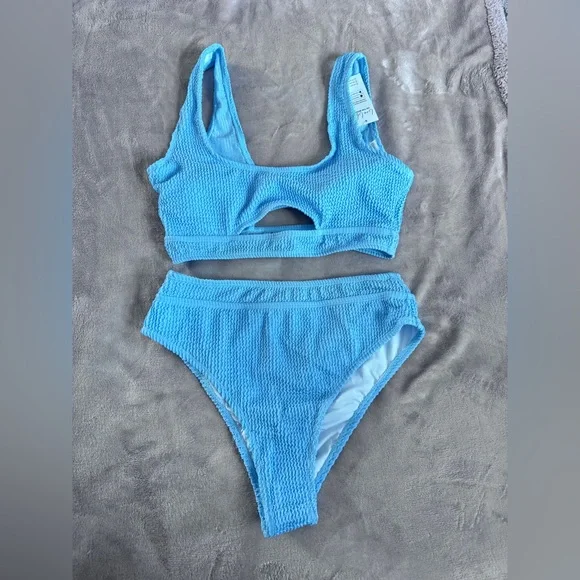 Cupshe Sky Blue Textured Cutout Top & Cheeky High Waist Bikini Set - Picture 4 of 4